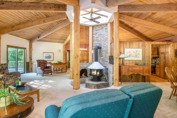 Holland, MI 49423,4681 Cottonwood Drive