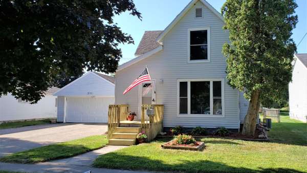 511 W Maple Street, Wayland, MI 49348