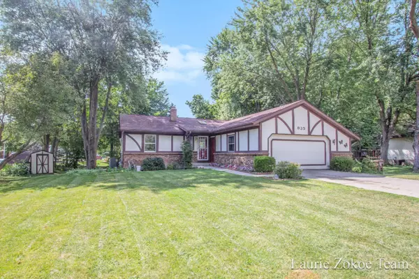 935 Kinney NW Avenue, Grand Rapids, MI 49534