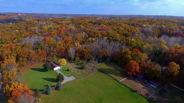 Ada, MI 49301,5899 2 mile NE Road