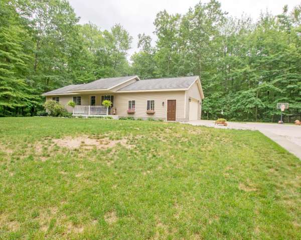 1879 E Michillinda Road, Twin Lake, MI 49457