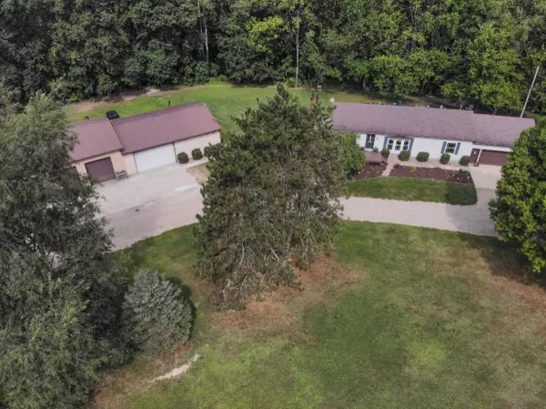 23667 17 Mile Road, Bellevue, MI 49021