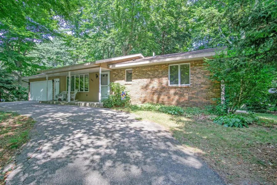 165 Lake Forest Drive, Holland, MI 49424