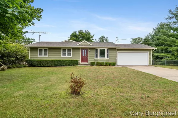 11781 Myers Lake NE Avenue, Cedar Springs, MI 49319