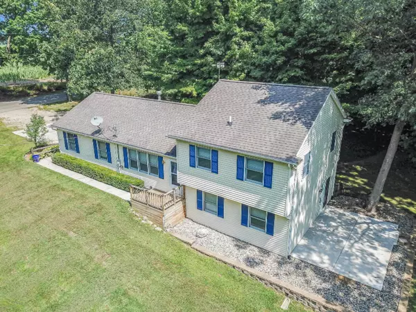 Edwardsburg, MI 49112,23159 North Shore Drive