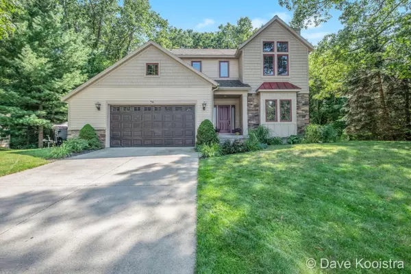 76 Evan NE Drive, Comstock Park, MI 49321