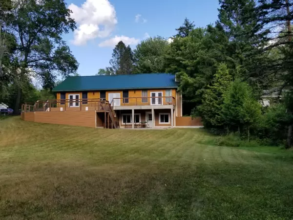 1237 N Birch Drive, White Cloud, MI 49349