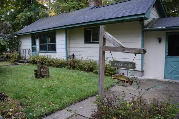 6137 Dock Street, Newaygo, MI 49337