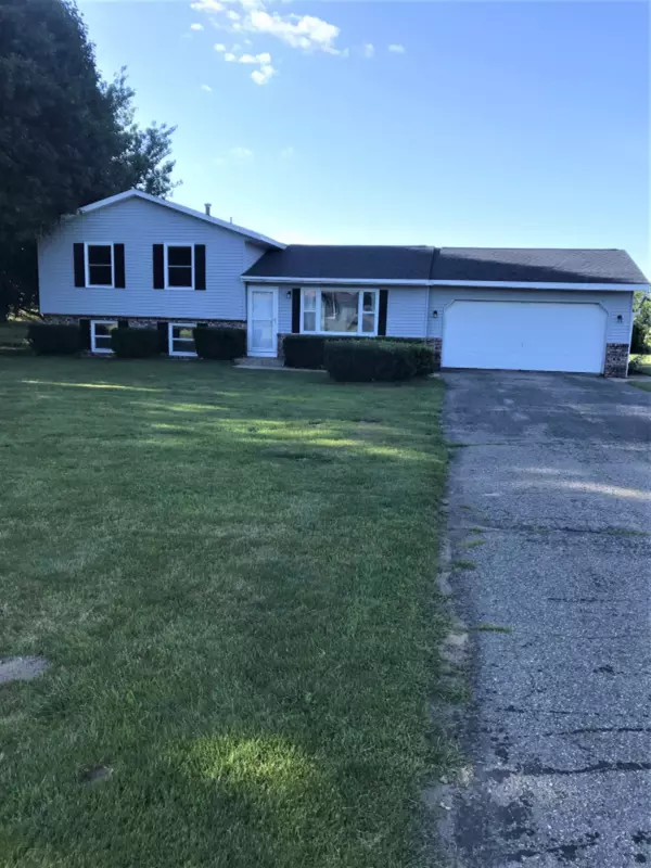 4918 15 Mile NE Road, Cedar Springs, MI 49319