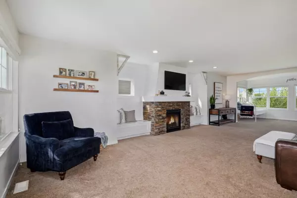 Zeeland, MI 49464,2731 Red Bud Drive