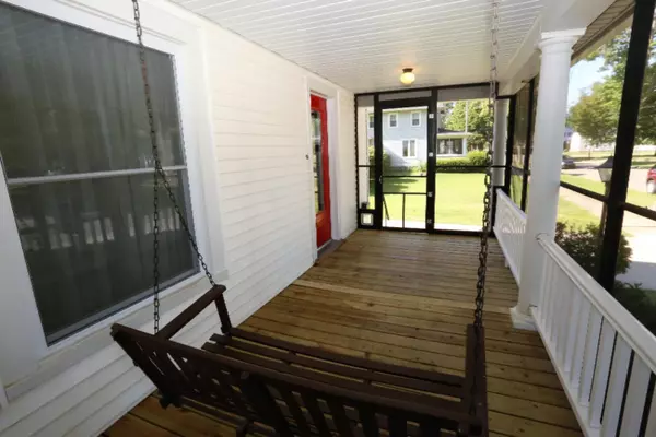 Three Rivers, MI 49093,517 S Hooker Avenue