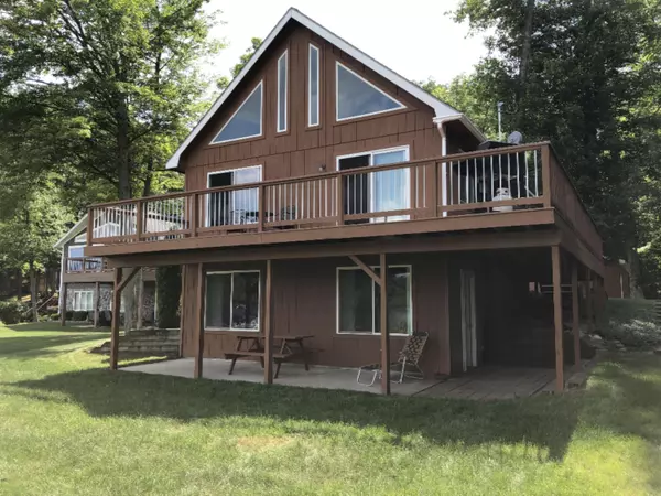 9758 W Harper Drive, Irons, MI 49644