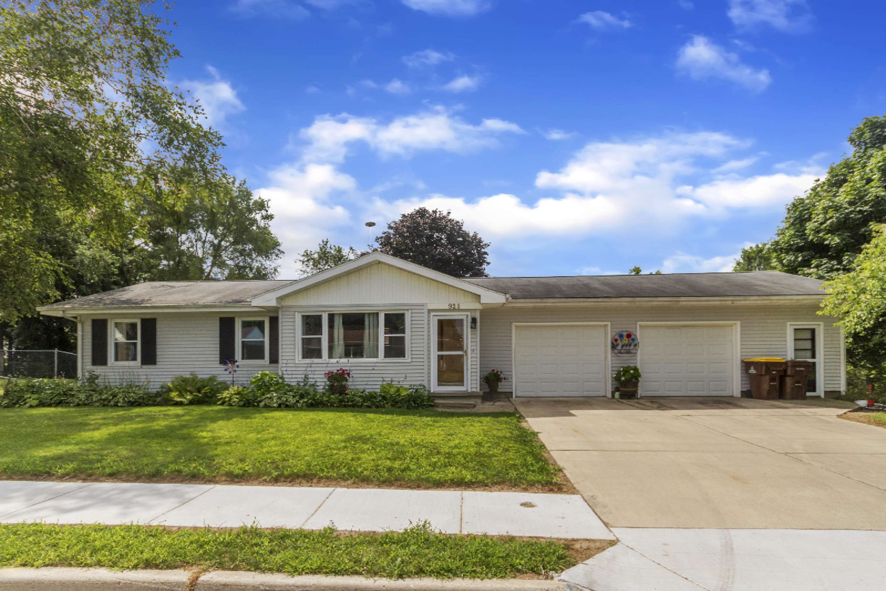 925 Forest Street, Ionia, MI 48846