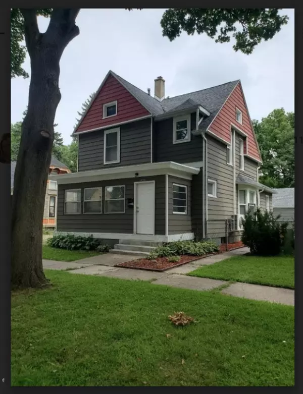 1556 Queen NE Avenue, Grand Rapids, MI 49505