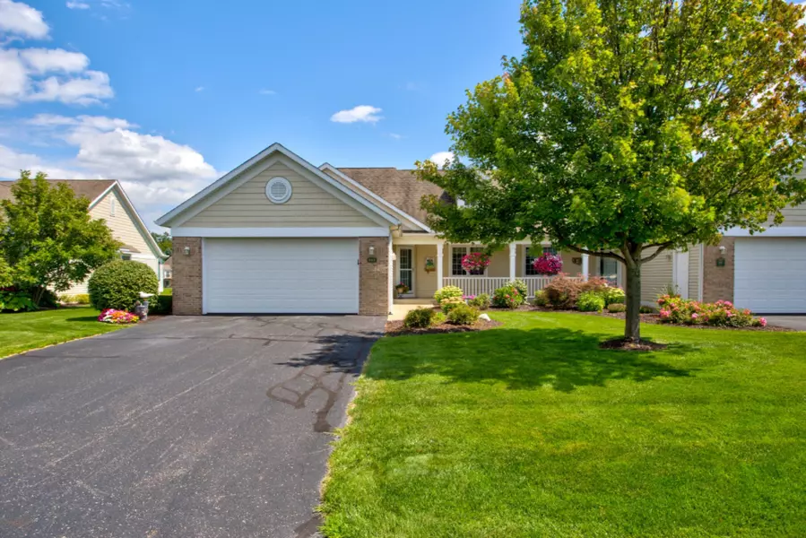 1666 W Clearwater Drive #67, Zeeland, MI 49464