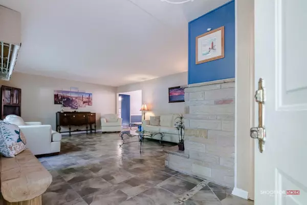 Spring Lake, MI 49456,208 Elm Street