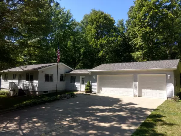 19031 Lagerquist Road, Brethren, MI 49619