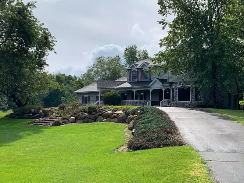 4030 Hilton SE Avenue, Lowell, MI 49331