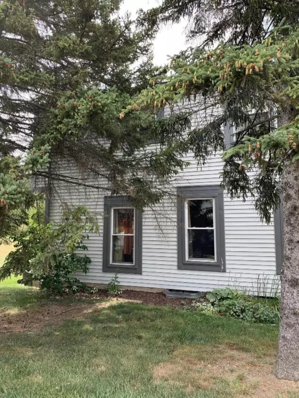 Lansing, MI 48917,7441 Creekside Drive #4