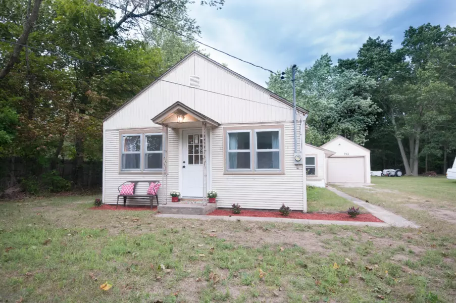 712 Aue Road, Norton Shores, MI 49441