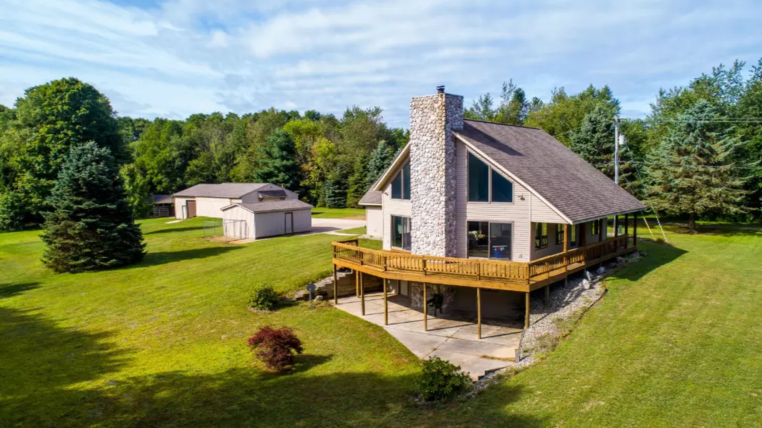 6874 121st Avenue, Fennville, MI 49408