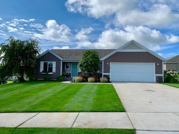 452 Green Ridge Drive, Caledonia, MI 49316