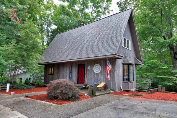 Holland, MI 49424,4136 N Lakeshore Drive