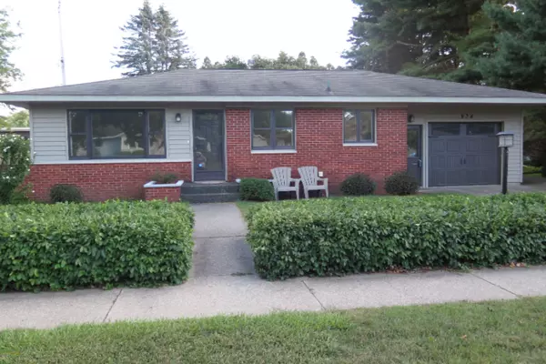 934 Woodlawn Avenue, Grand Haven, MI 49417