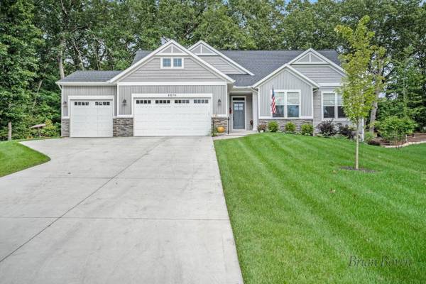 6276 Boulder Ridge NE Drive, Belmont, MI 49306