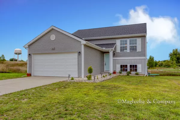 917 Oak Wind Court, Middleville, MI 49333