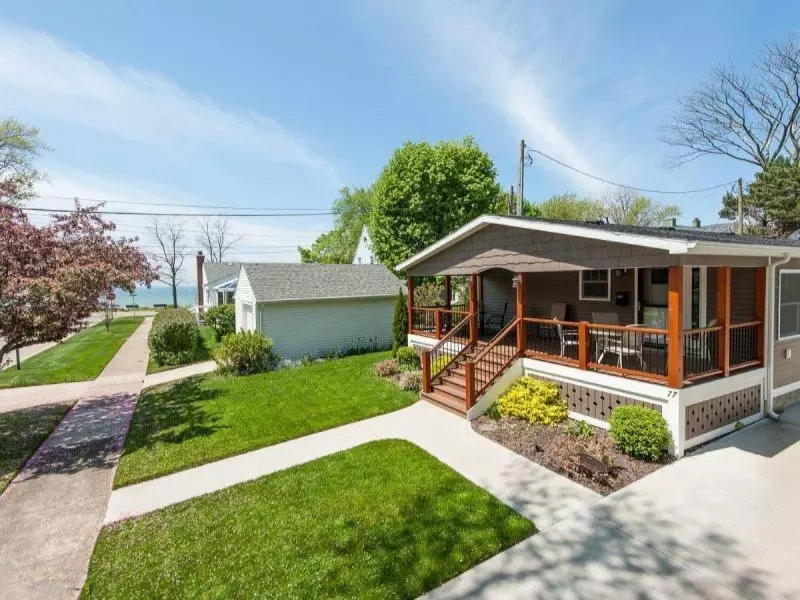 77 Clinton Street, South Haven, MI 49090