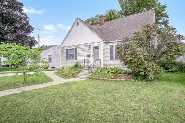 927 Colfax Avenue, Grand Haven, MI 49417