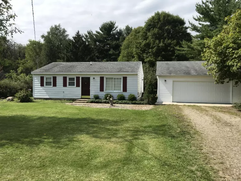 10382 Brickyard Road, Delton, MI 49046