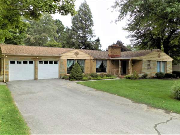 4769 Paw Paw Lake Road, Coloma, MI 49038