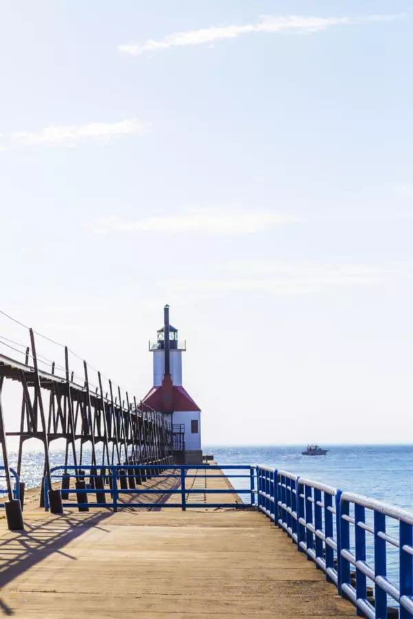 St. Joseph, MI 49085,200 LAKE Street #7B