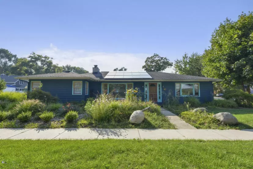 70 N Washington Street, Douglas, MI 49406
