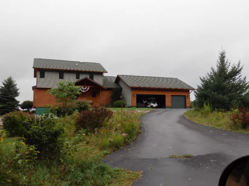 6704 FARR Road, Onekama, MI 49675