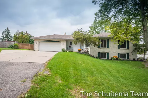 6870 Sherwood Drive, Jenison, MI 49428