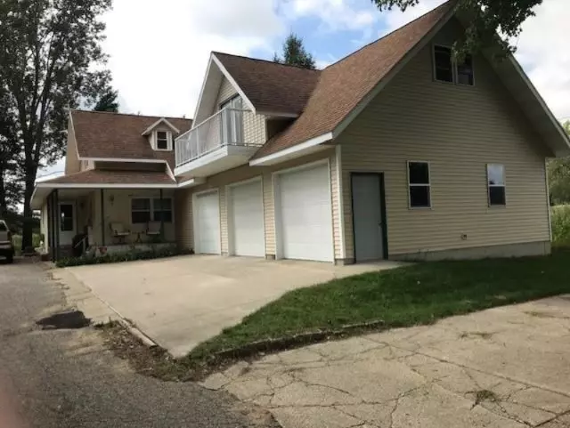 8170 ADAMS Street, Zeeland, MI 49464