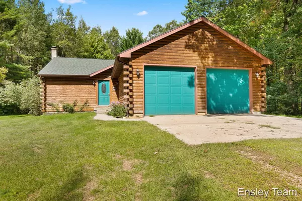 21594 Dewey Road, Howard City, MI 49329