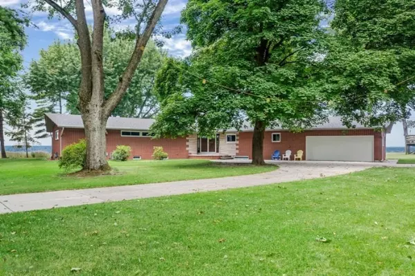 St. Joseph, MI 49085,2835 Lake Pine Path