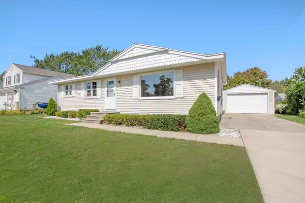 1205 Oakes Avenue, Grand Haven, MI 49417