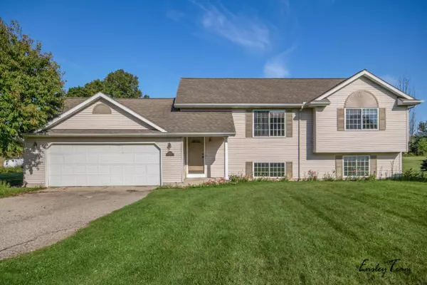 16364 Outback Drive, Cedar Springs, MI 49319