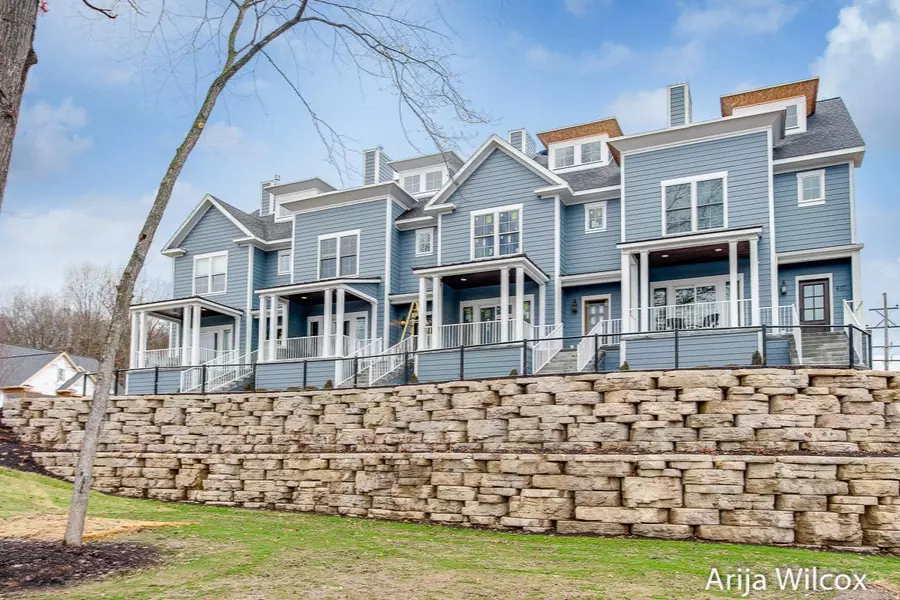641 Greenslate SE Drive #18, Ada, MI 49301