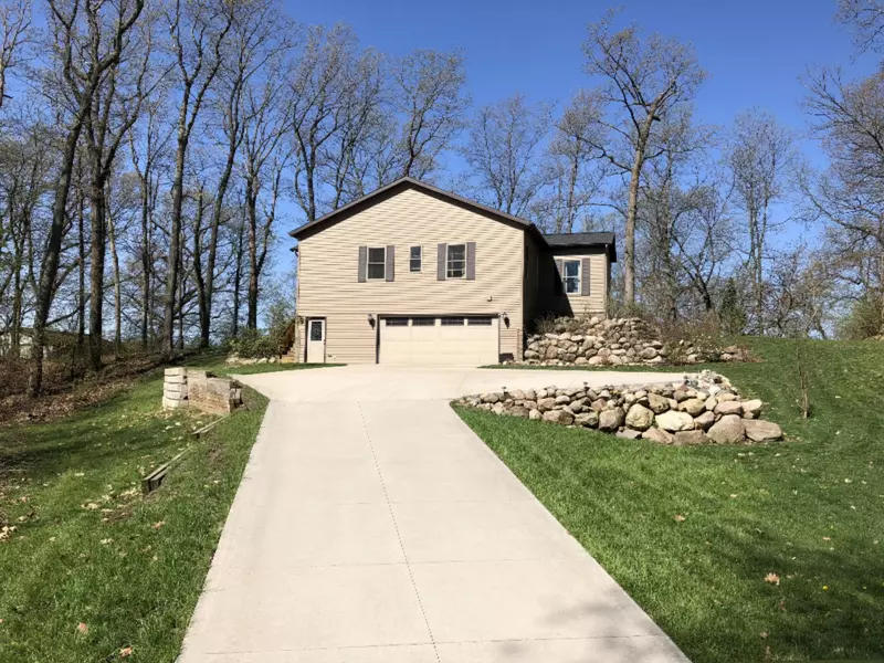 840 E East Gull Lake Drive, Augusta, MI 49012