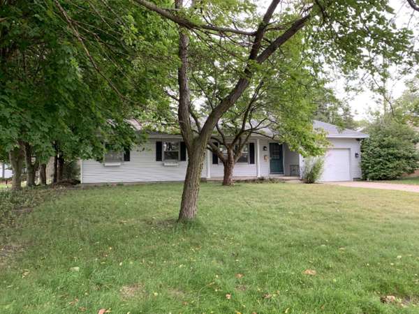 115 W Ann Street, Spring Lake, MI 49456