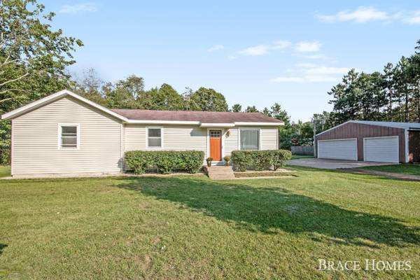 3949 24th Street, Dorr, MI 49323