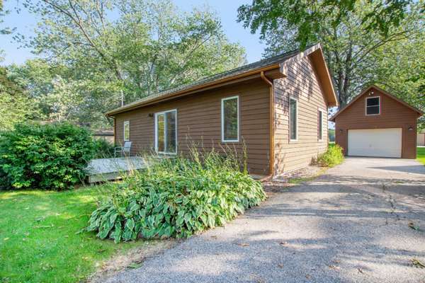 5896 122nd Avenue, Fennville, MI 49408