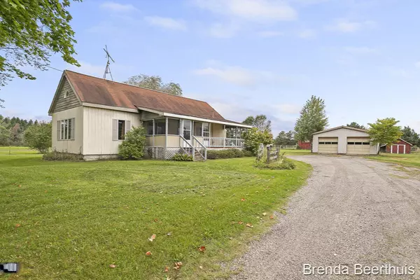 7290 E Sheringer Road, Ravenna, MI 49451