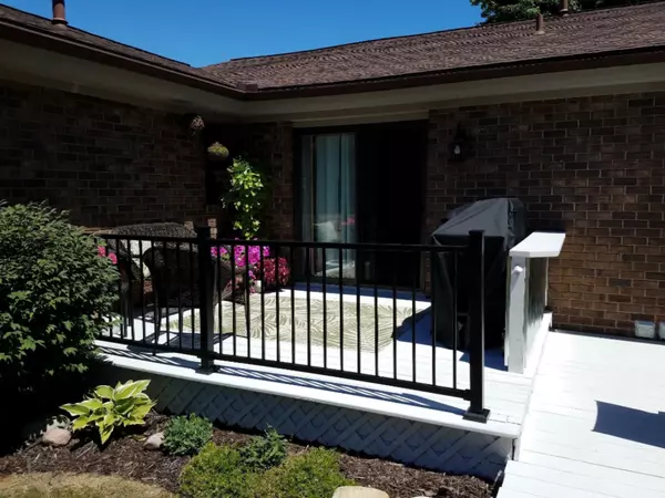 Holland, MI 49423,830 Appleblossom Lane #22